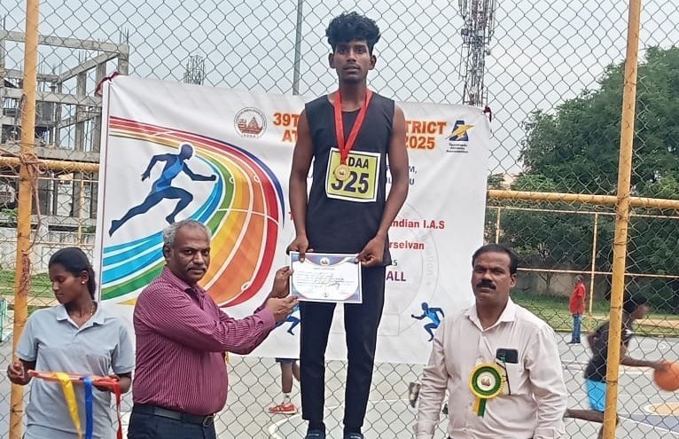 B. Sivamani 800m athletic winner